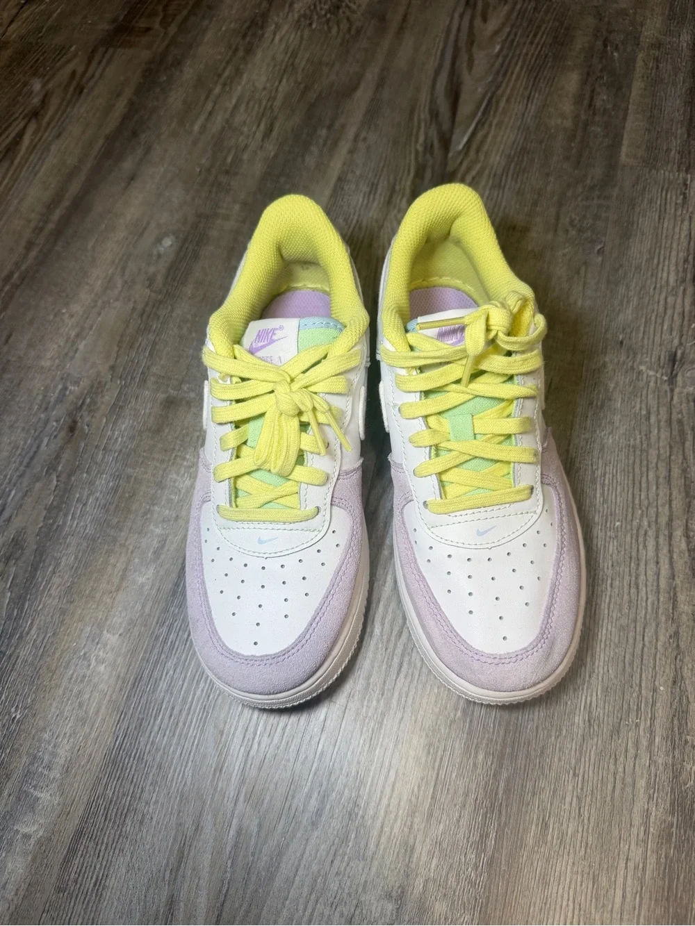 Kids Nike White Sneakers with Lavender, Mint & Yellow Accents size 2Y